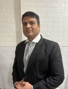 Dr. Vinayak Sutar – Board-Certified Plastic Surgeon Specializing in Natural Hair Restoration